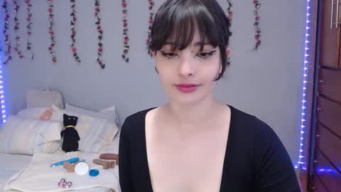 Denisse    schedule Monday to Friday 1300-1900 mexican time Saturday-maybe it could be a surprise IDEPENDENT MODEL online show from 01/04/25, 11:38