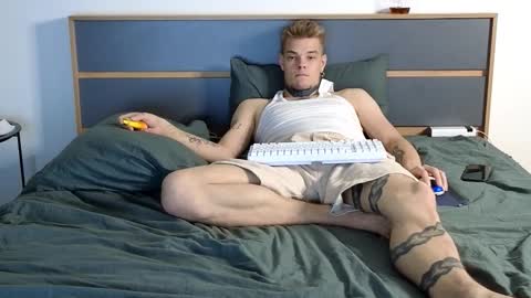 Denis online show from 10/15/25, 01:17