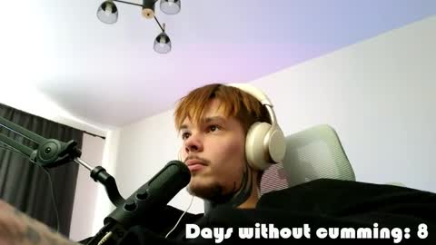 Snapshot of denis_here chatting on 04/13/26, 11:27 Denis online show from 04/13/26, 11:27