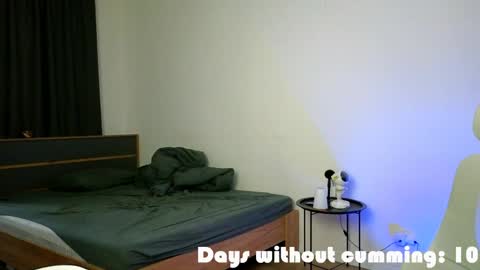 Snapshot of denis_here chatting on 04/15/26, 03:24 Denis online show from 04/15/26, 03:24