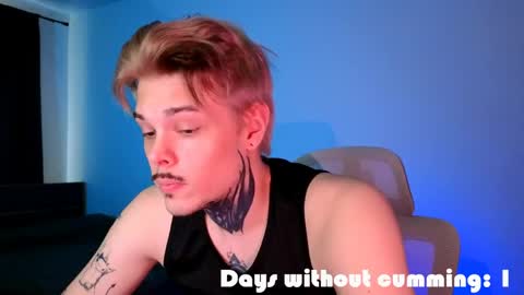 Snapshot of denis_here chatting on 04/20/26, 11:02 Denis online show from 04/20/26, 11:02