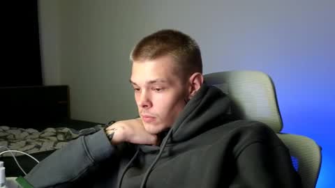Snapshot of denis_here chatting on 05/25/26, 12:16 Denis online show from 05/25/26, 12:16