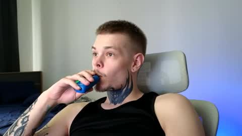 Snapshot of denis_here chatting on 06/09/26, 12:28 Denis online show from 06/09/26, 12:28