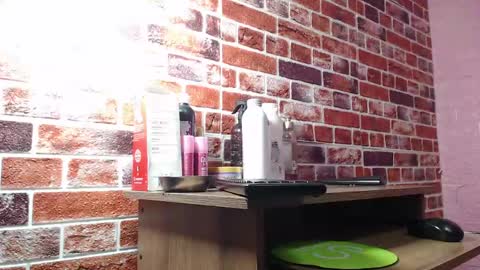 Snapshot of denise_diaz chatting on 04/21/26, 03:24 Denisse online show from 04/21/26, 03:24