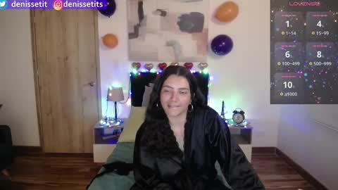 Snapshot of denissetits chatting on 02/12/25, 08:40    online show from 02/12/25, 08:40