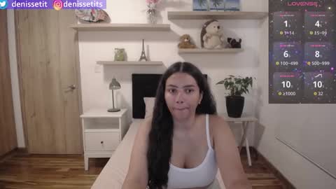 Snapshot of denissetits chatting on 10/12/25, 02:05    online show from 10/12/25, 02:05