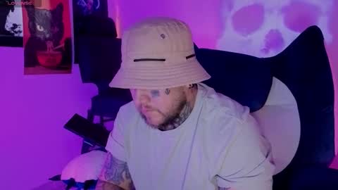 Snapshot of denjig chatting on 11/06/25, 02:45 Oliver online show from 11/06/25, 02:45