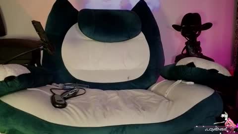 Snapshot of denjig chatting on 11/08/25, 01:06 Oliver online show from 11/08/25, 01:06