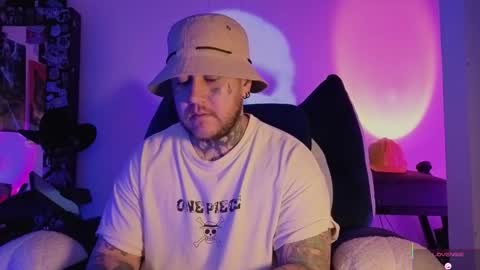 Snapshot of denjig chatting on 01/08/26, 03:42 Oliver online show from 01/08/26, 03:42