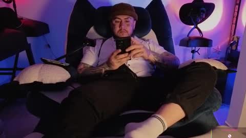 Snapshot of denjig chatting on 01/14/26, 03:12 Oliver online show from 01/14/26, 03:12