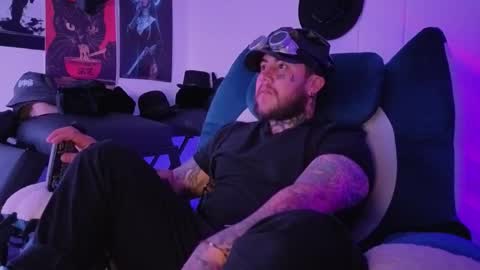 Snapshot of denjig chatting on 02/05/26, 03:00 Oliver online show from 02/05/26, 03:00