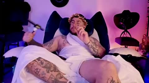 Snapshot of denjig chatting on 02/15/26, 12:51 Oliver online show from 02/15/26, 12:51