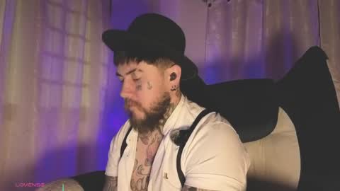 Snapshot of denjig chatting on 04/08/26, 03:39 Oliver online show from 04/08/26, 03:39