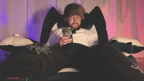 Snapshot of denjig chatting on 04/11/26, 03:44 Oliver online show from 04/11/26, 03:44