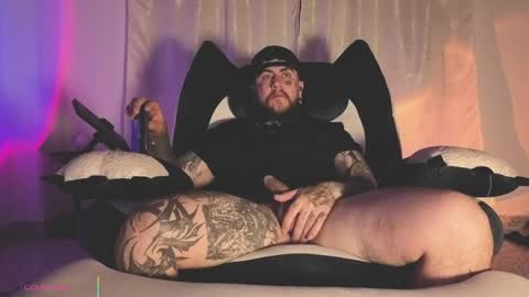 Snapshot of denjig chatting on 04/22/26, 03:53 Oliver online show from 04/22/26, 03:53