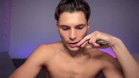 Den online show from 09/19/25, 11:33