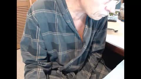 Snapshot of denn_jett chatting on 12/19/25, 11:17 Den Jet online show from 12/19/25, 11:17