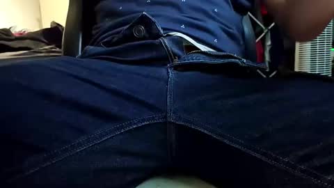 Snapshot of dennis210586 chatting on 01/12/26, 06:57 dennis210586 online show from 01/12/26, 06:57