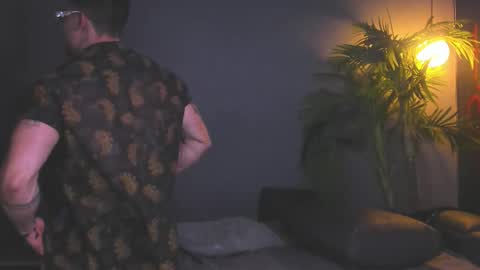 dennis_cox_ online show from 11/28/25, 07:22