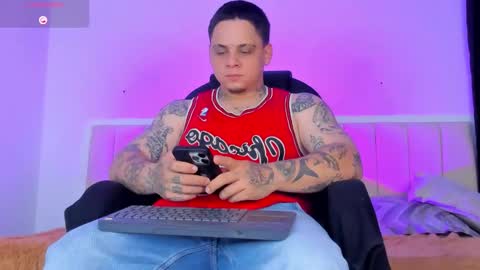 dennis munera online show from 09/22/25, 11:01