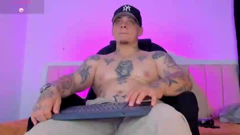 dennis munera online show from 09/23/25, 04:32