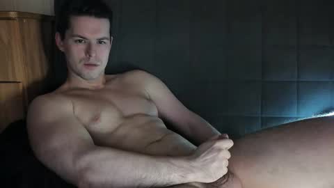 Snapshot of dennis_night chatting on 12/22/25, 01:02 Den online show from 12/22/25, 01:02