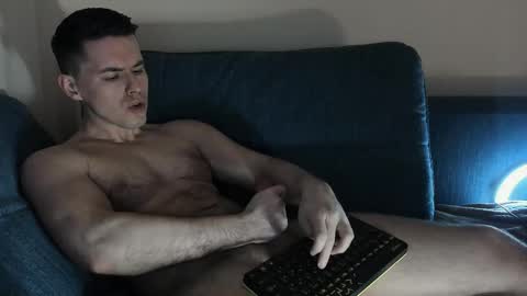 Snapshot of dennis_night chatting on 03/31/26, 02:13 Den online show from 03/31/26, 02:13