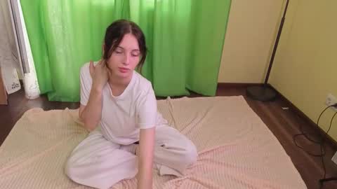 Olivia online show from 09/14/25, 09:19