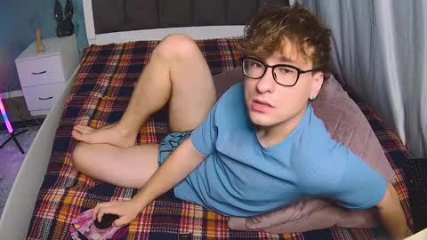 Snapshot of dennisgartman chatting on 11/22/25, 08:52 Dennis online show from 11/22/25, 08:52