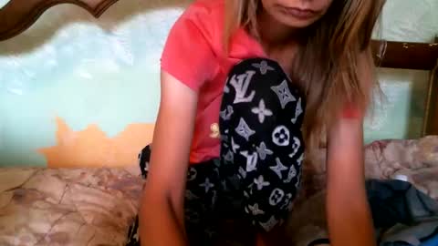 Snapshot of dennisxcarol chatting on 09/15/25, 06:35 DennisXCarol online show from 09/15/25, 06:35