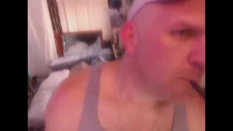 Snapshot of denveversbb chatting on 12/21/25, 06:15 denveversbb online show from 12/21/25, 06:15