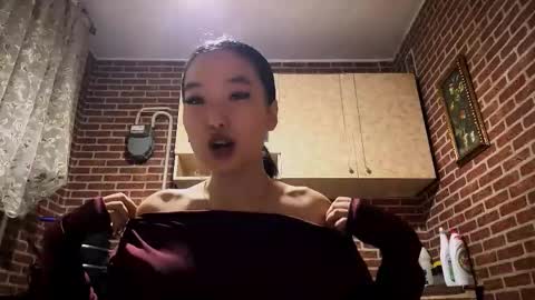 Snapshot of denysebernacchi chatting on 12/15/25, 02:21 Emma online show from 12/15/25, 02:21