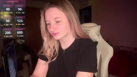 Snapshot of deonnagarn chatting on 03/09/26, 01:37 Vi Victoria online show from 03/09/26, 01:37