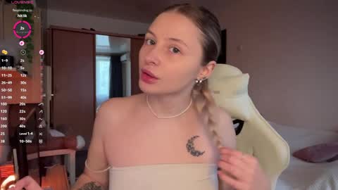 Snapshot of deonnagarn chatting on 04/03/26, 01:09 Vi Victoria online show from 04/03/26, 01:09