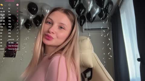 Snapshot of deonnagarn chatting on 04/09/26, 01:27 Vi Victoria online show from 04/09/26, 01:27