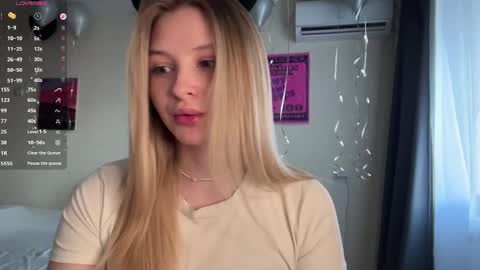 Snapshot of deonnagarn chatting on 04/13/26, 01:05 Vi Victoria online show from 04/13/26, 01:05