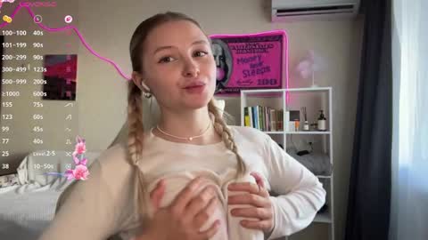 Snapshot of deonnagarn chatting on 04/15/26, 01:18 Vi Victoria online show from 04/15/26, 01:18