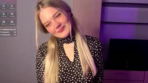 Snapshot of deonnahobb chatting on 03/12/26, 04:02 Luna online show from 03/12/26, 04:02