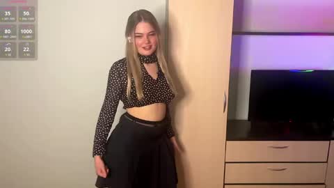 Snapshot of deonnahobb chatting on 03/20/26, 04:23 Luna online show from 03/20/26, 04:23