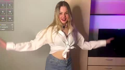 Snapshot of deonnahobb chatting on 04/09/26, 04:34 Luna online show from 04/09/26, 04:34