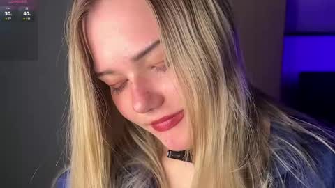 Snapshot of deonnahobb chatting on 04/19/26, 05:23 Luna online show from 04/19/26, 05:23