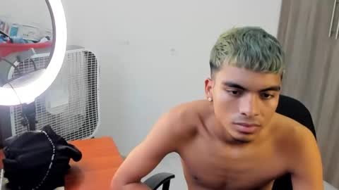 Snapshot of dereck_dosantos chatting on 03/13/26, 10:38 dereck_dosantos online show from 03/13/26, 10:38