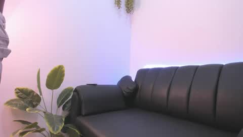 Snapshot of dereck_g chatting on 04/10/26, 08:24 dereck_g online show from 04/10/26, 08:24