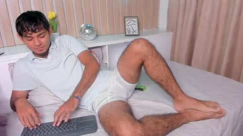 Snapshot of dereck_g chatting on 04/17/26, 04:48 dereck_g online show from 04/17/26, 04:48