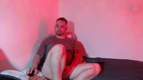 Snapshot of dereck_mills3 chatting on 04/25/26, 03:31 Dereck Mills3 online show from 04/25/26, 03:31