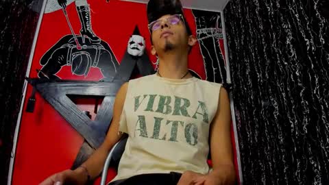 Snapshot of dereck_monroe chatting on 02/24/26, 10:24 Dereck online show from 02/24/26, 10:24