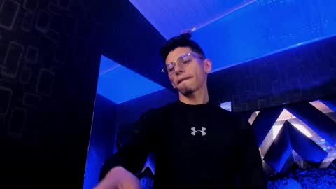 Snapshot of dereck_monroe chatting on 03/12/26, 10:43 Dereck online show from 03/12/26, 10:43