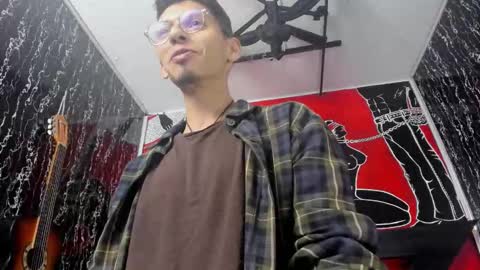 Snapshot of dereck_monroe chatting on 03/22/26, 10:29 Dereck online show from 03/22/26, 10:29