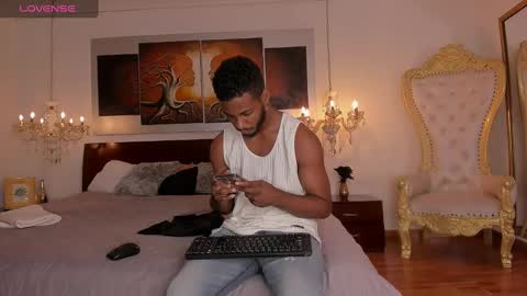 Snapshot of dereckandjake chatting on 12/23/24, 11:25 Dereck and Jake online show from 12/23/24, 11:25