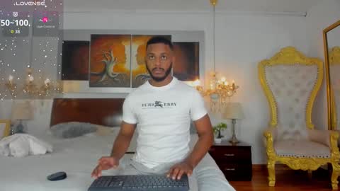 Snapshot of dereckandjake chatting on 10/20/25, 11:54 Dereck and Jake online show from 10/20/25, 11:54